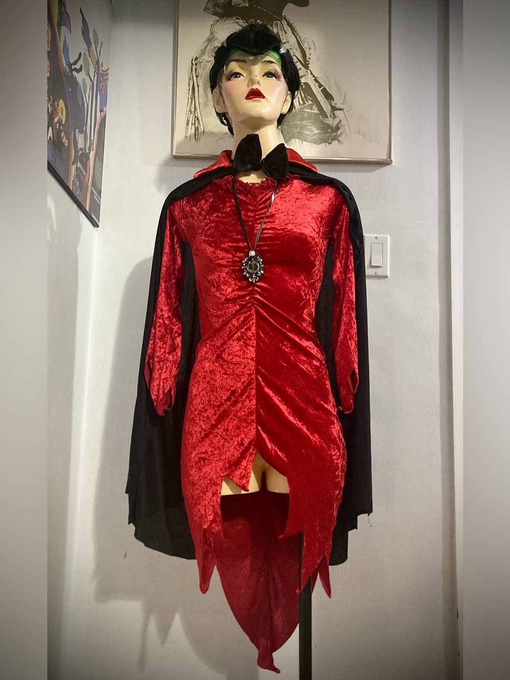Traditional Vampire / Dracula 9pc Halloween Costume - Youth or petite adult
